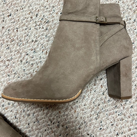 Banana republic boots Faux suede Booties size 10 - Picture 5 of 9